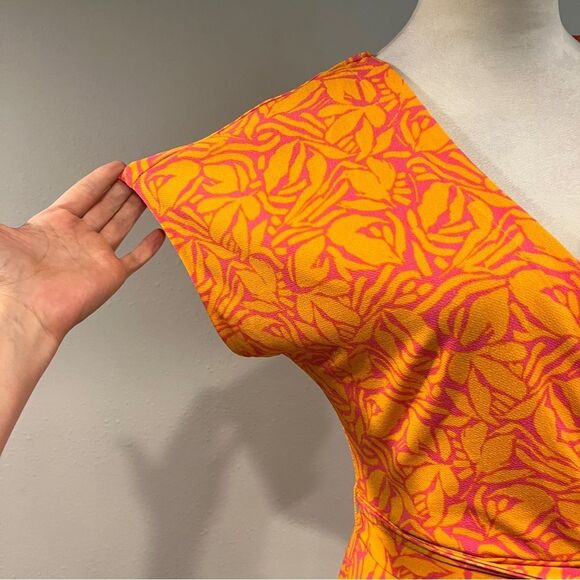 Nine West fake wrap flutter sleeves mini Dress size small NWOT - Picture 3 of 13